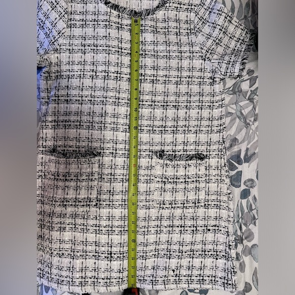 Channel Jackie O style vibes! - Picture 6 of 6